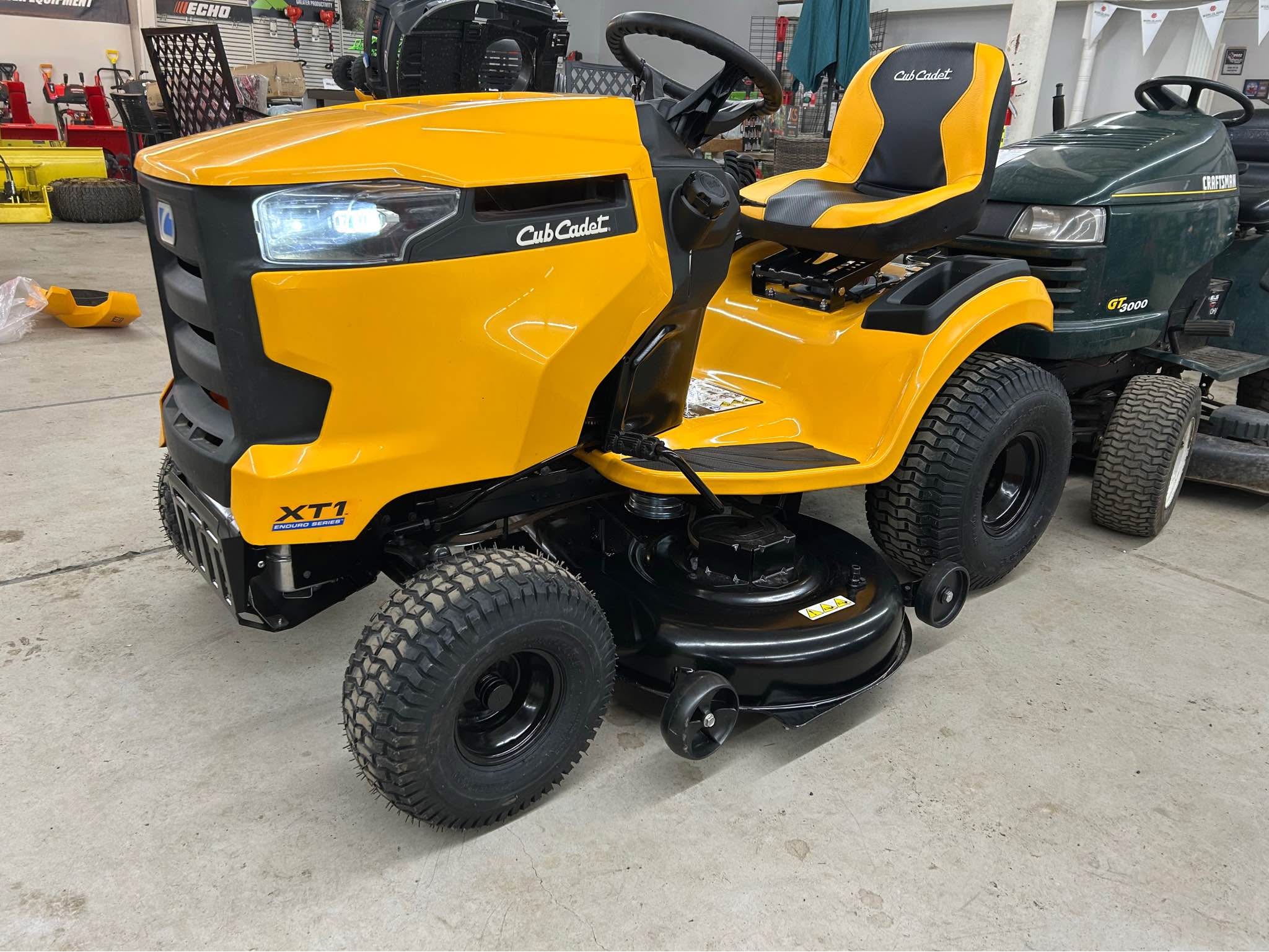 SCRATCH & DENT- 2025 Cub Cadet XT1 46” Riding mower- 25% off MSRP ...