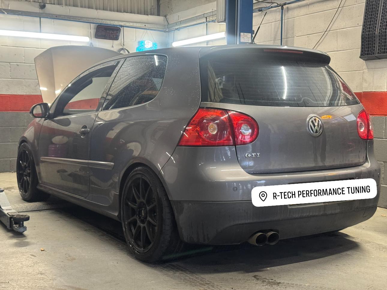 R-Tech Pitstop Garage added a new... - R-Tech Pitstop Garage
