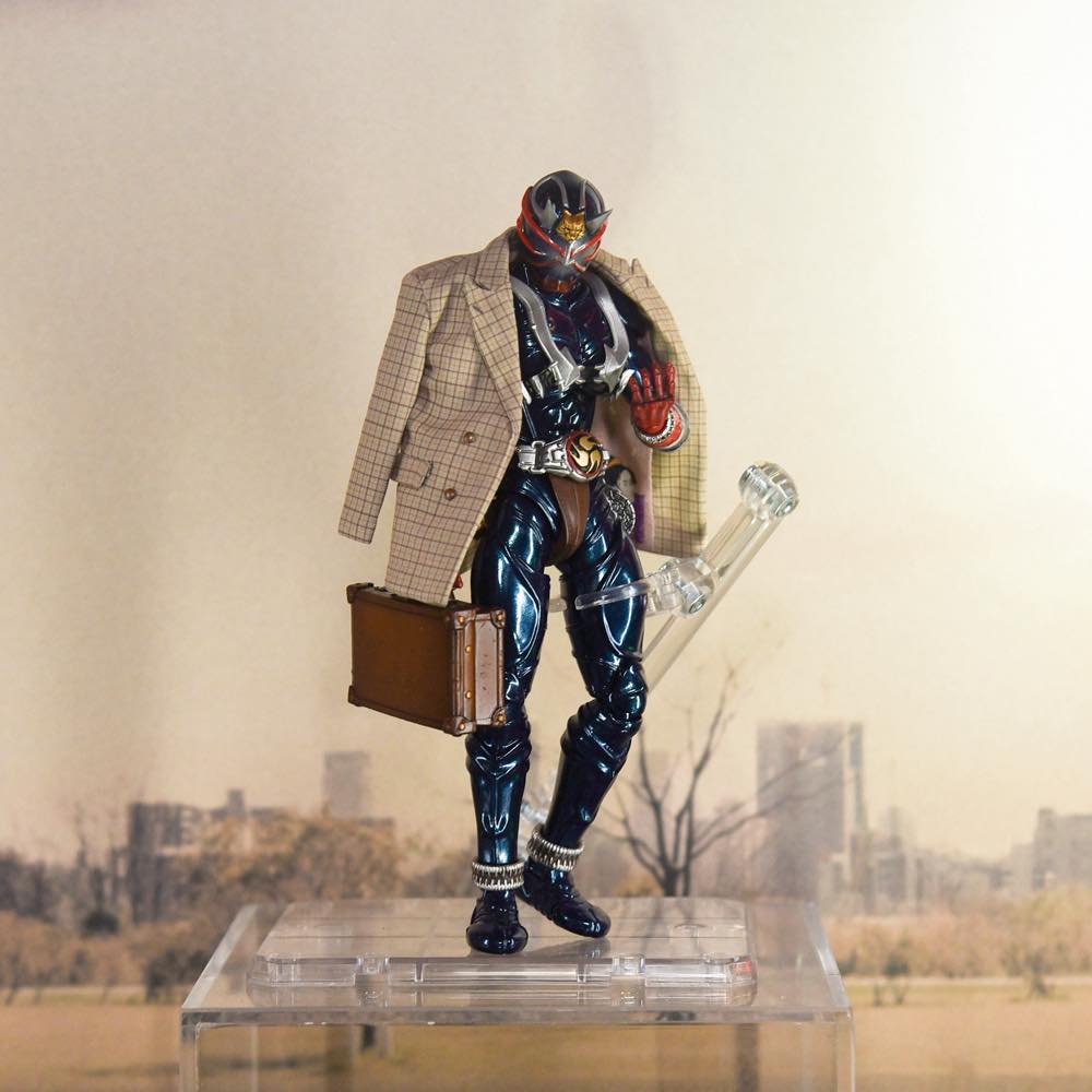 S.H.Figuarts (真骨彫製法) 仮面ライダー響鬼 20th Anniversary ver