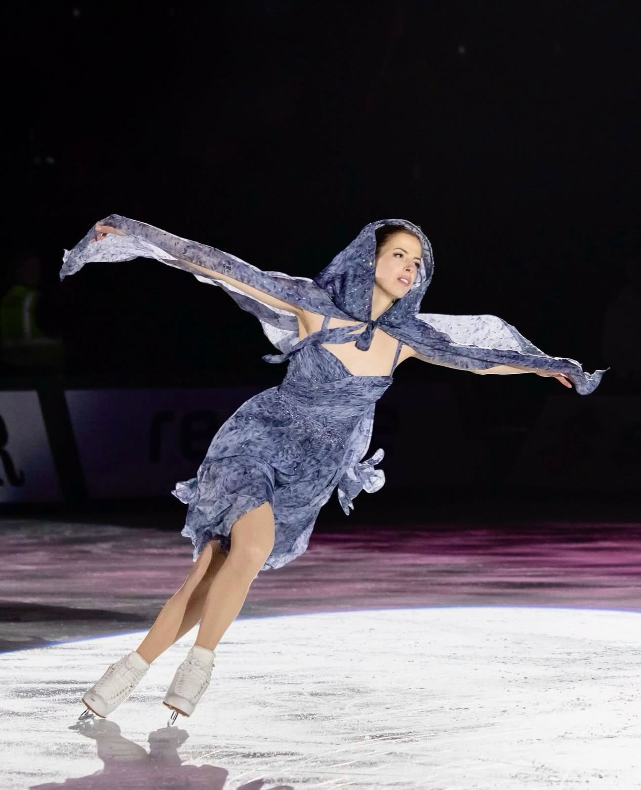 From drawing to life. Creating a custom-made dress for the brilliant Carolina Kostner was truly special. A performance full of magic and beauty. ✨⛸️ #BolOnIce2026 #CarolinaKostner #LuisaBeccaria #IceSkating #CustomMade