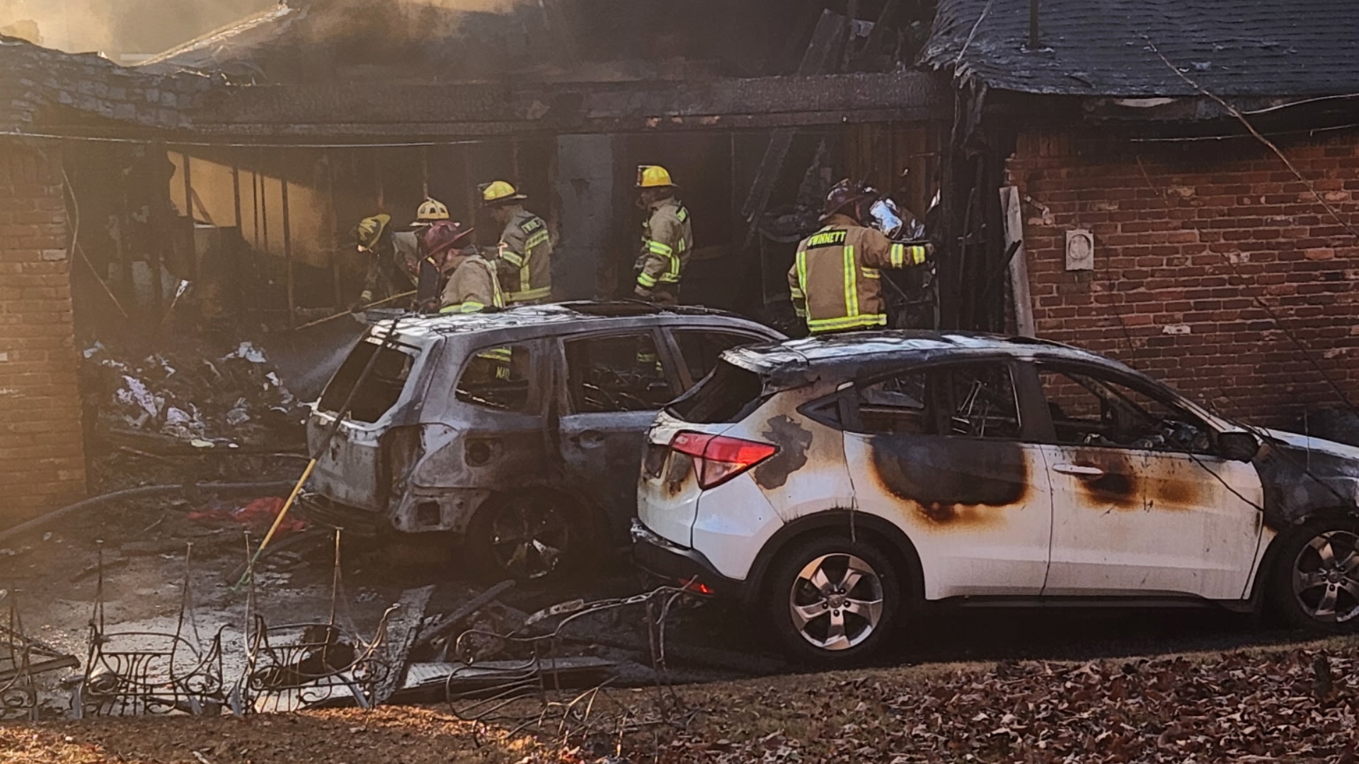 Atlanta - Crews respond to early morning house fire in Gwinnett County ...