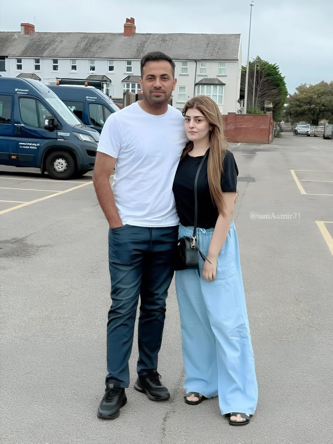 Shahid - Wahab Riaz and his wife Maa Sha Allah ️ #wahabriaz ...