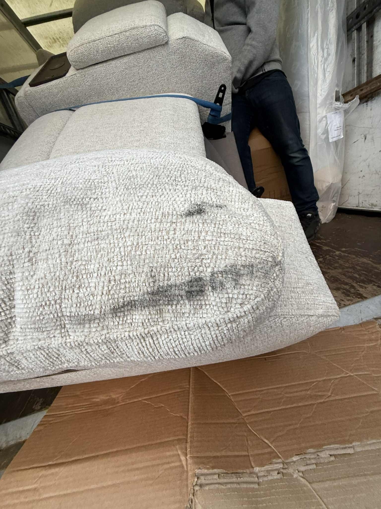 Absolutely gleaming... - Absolutely gleaming carpet cleaning