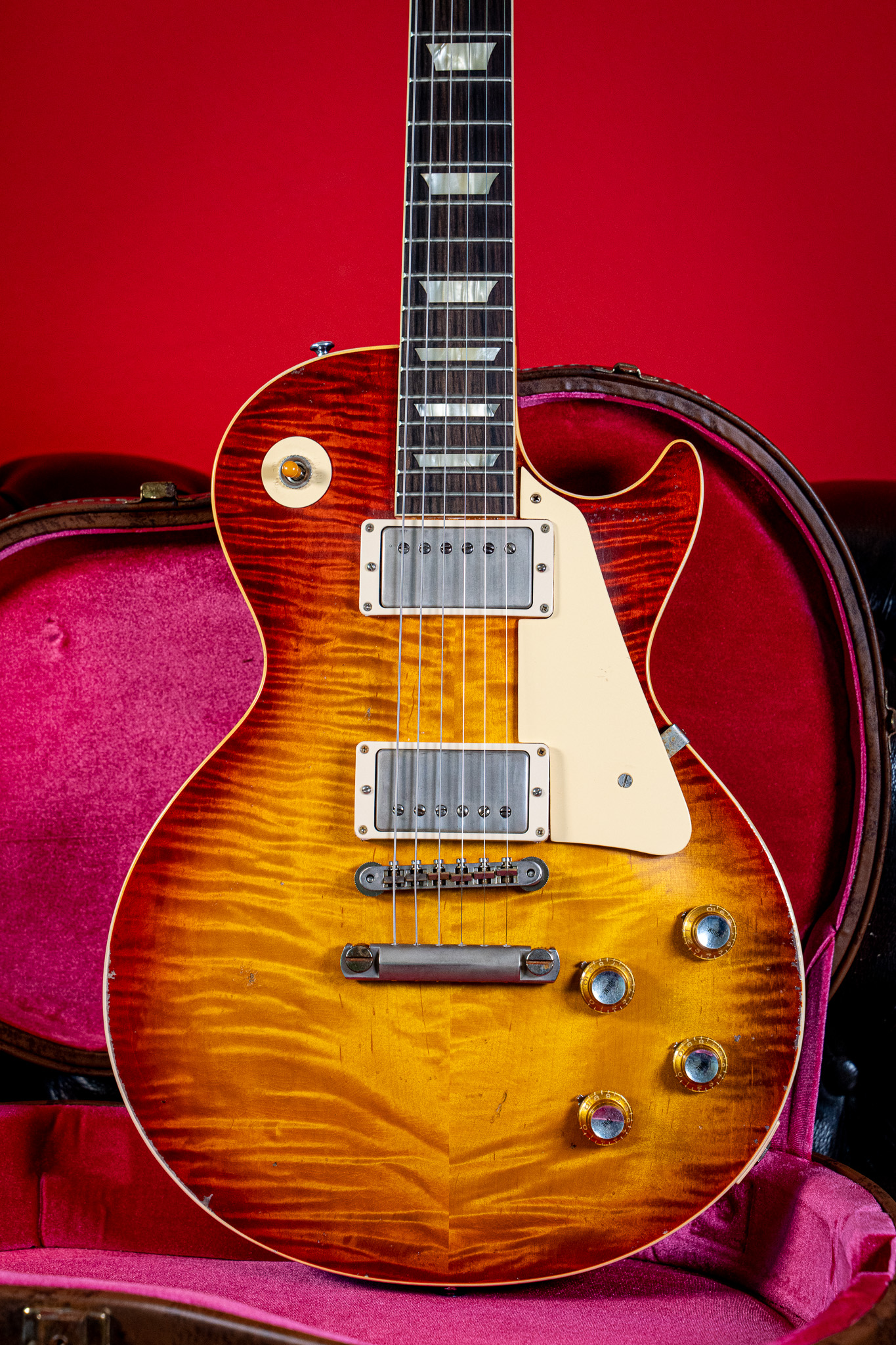 Super lightweight with a Monster top! This 2022 Gibson Les Paul 60 