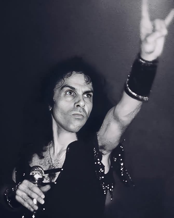 🔥 10 FASCINATING FACTS ABOUT RONNIE JAMES DIO 1. 🤘 