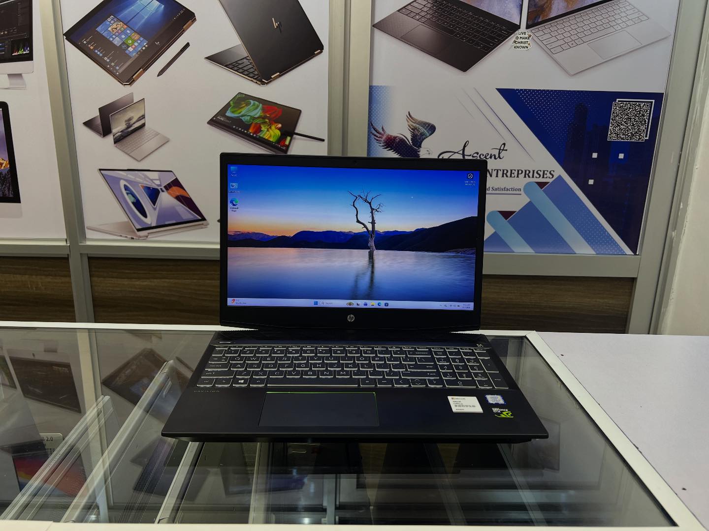 GAMERS ON A BUDGET Hp Pavilion Gaming Laptop 15 * Intel Core i7 