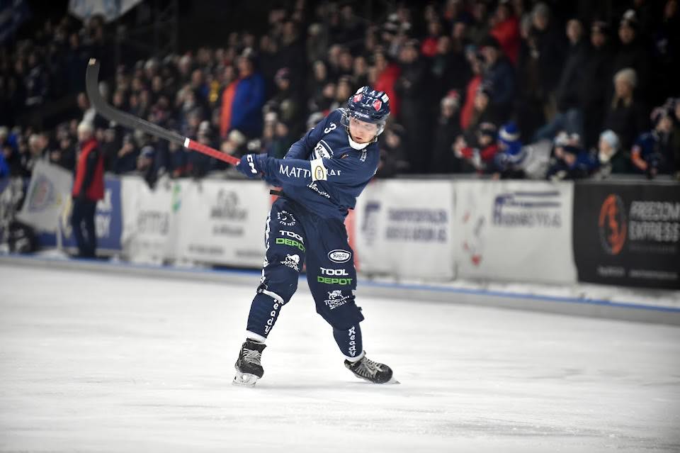 Ready Bandy - Simon Carlsson fortsetter i Ready! 💙🤍 Vi er... | Facebook
