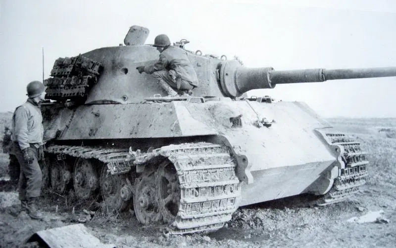 TankHistoria - So, left track got hit to. Maybe that hit immobilised ...