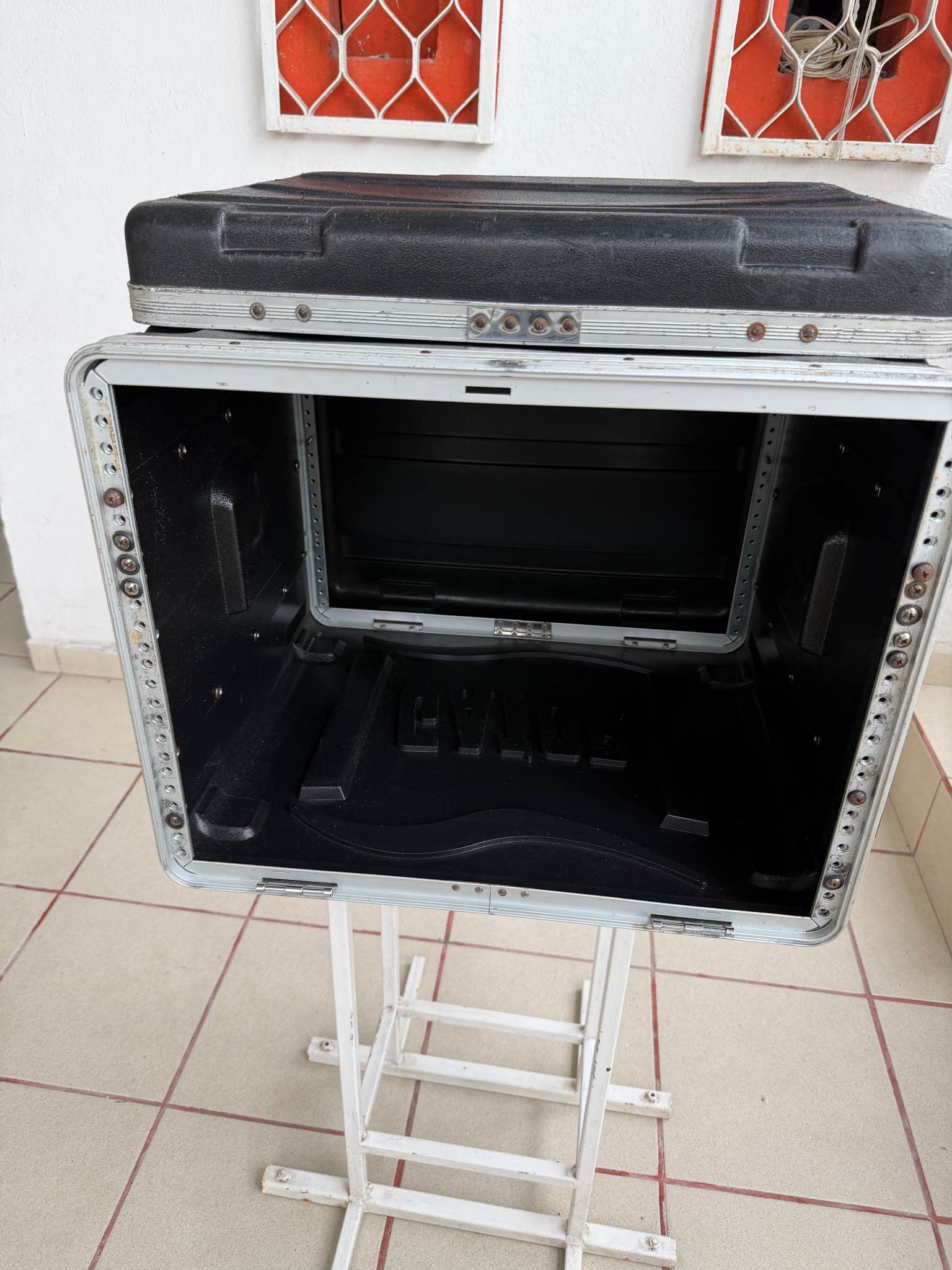 Case 6 espacios gator - Amplifier Bags, Cases & Covers - Ciudad Avila ...