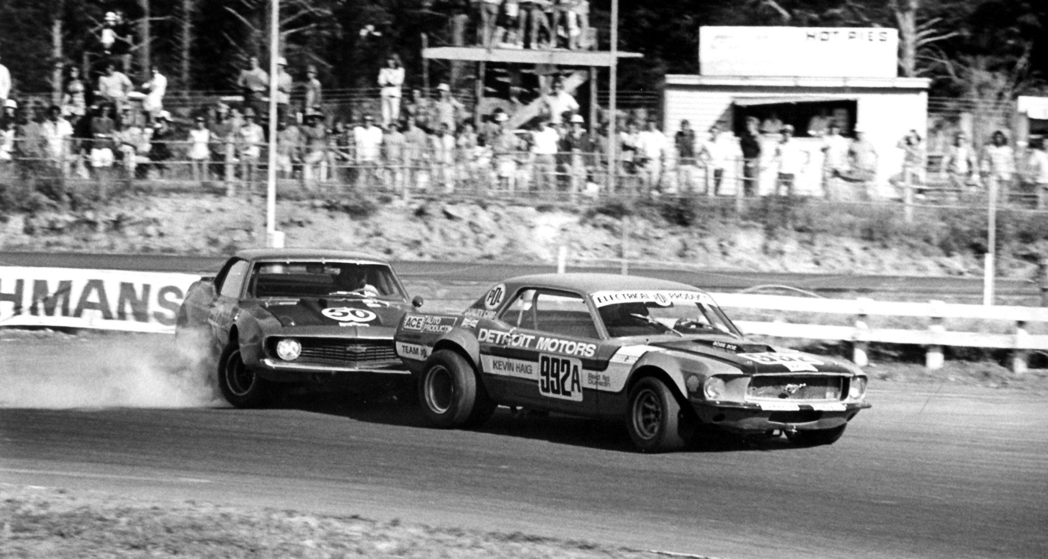 Worth seeing again. The big New Year... - Classic Auto News | Facebook