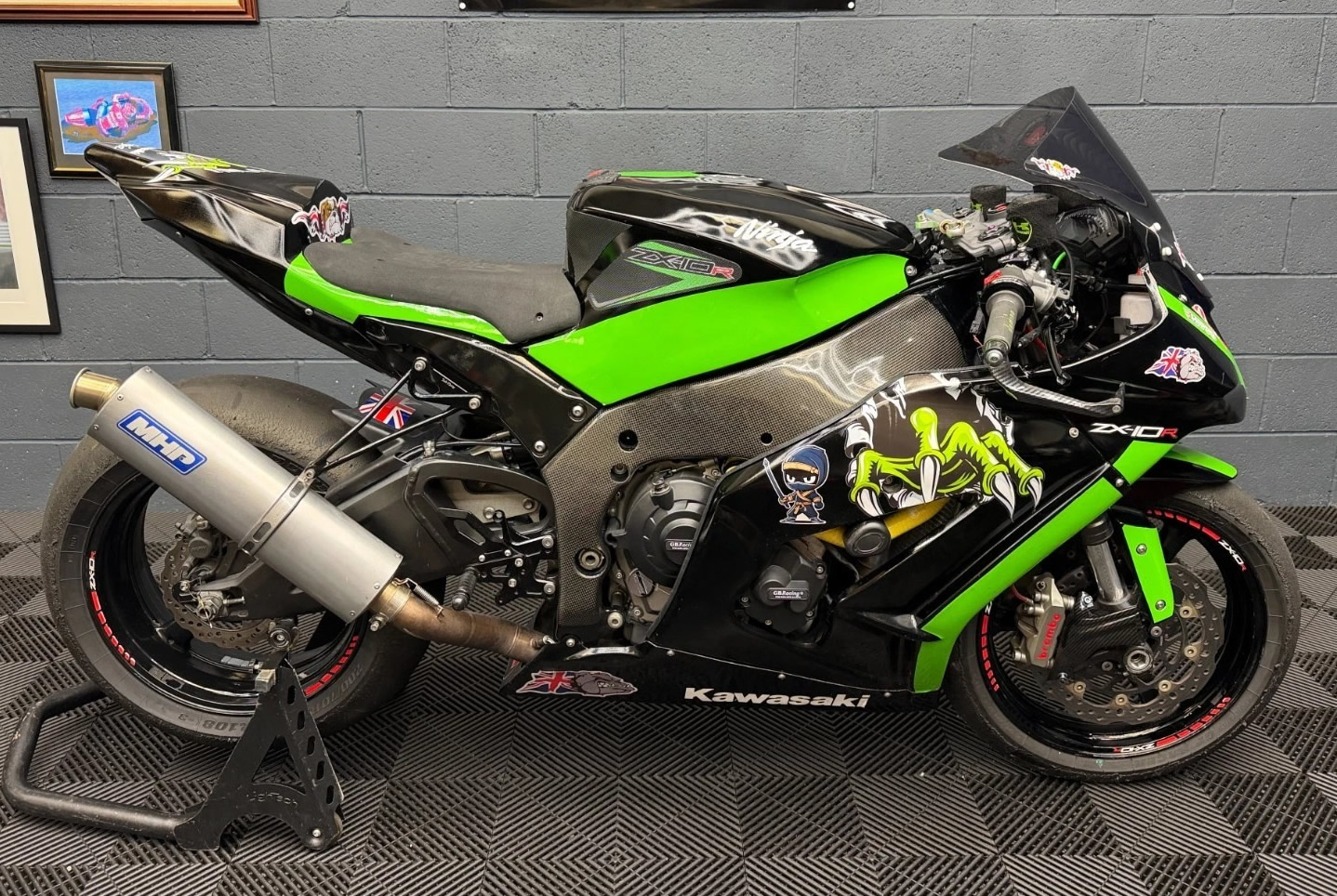 Ad: 2013 Kawasaki ZX-10R race/track bike. Built by MSS with Nova