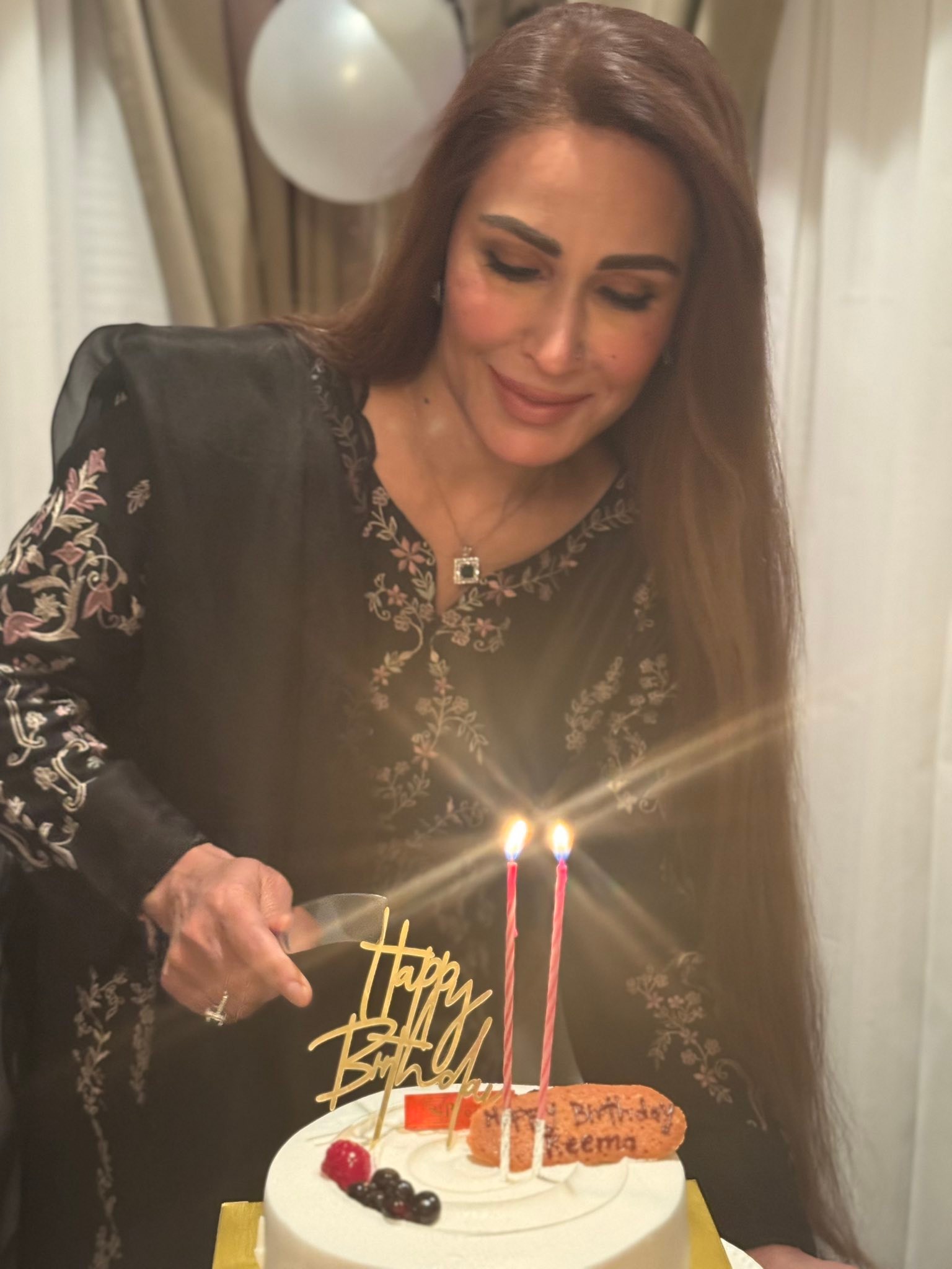 Reema Khan - Reema Khan added a new photo.