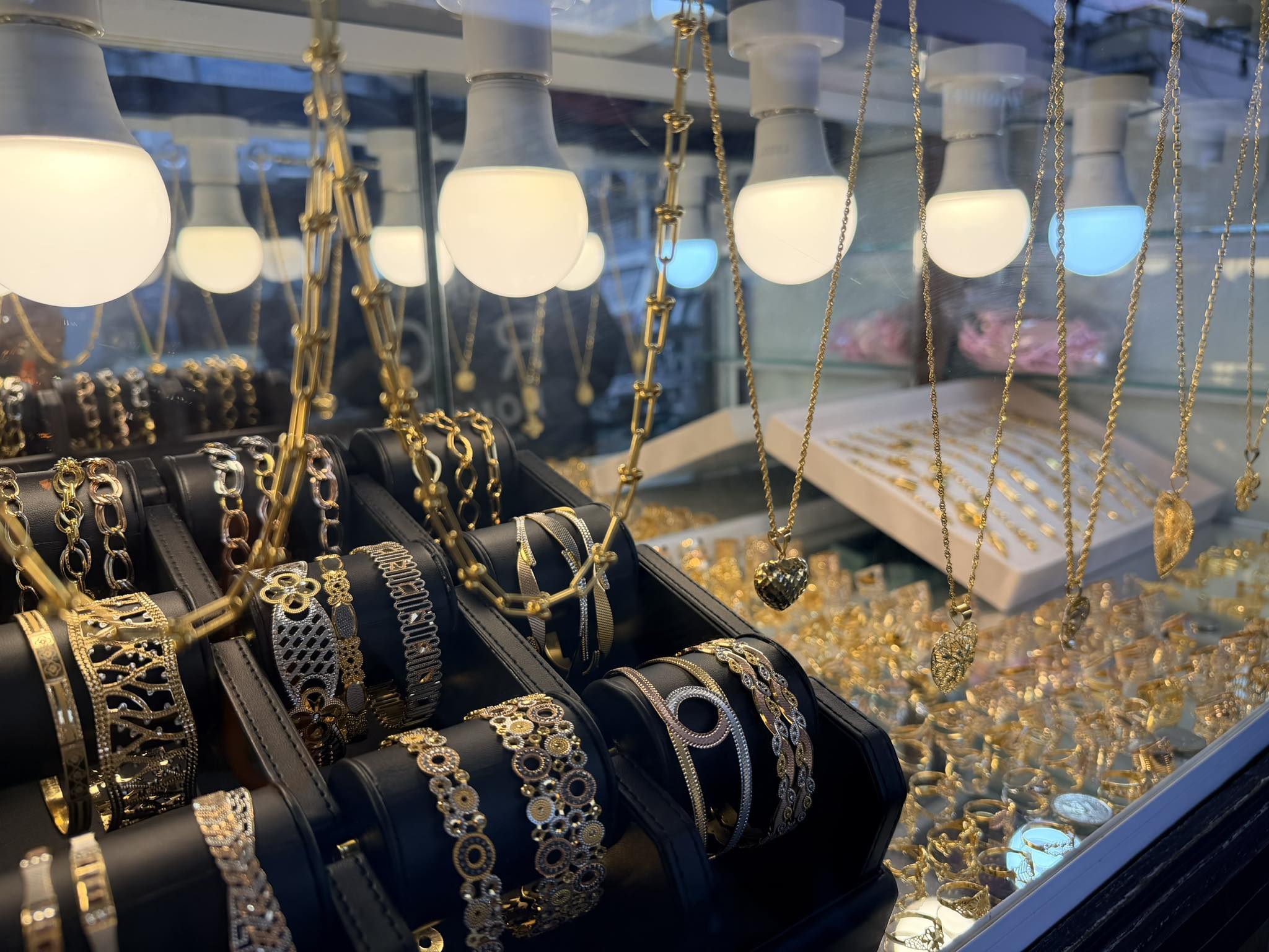 Zaira Tahara Jewelry shop