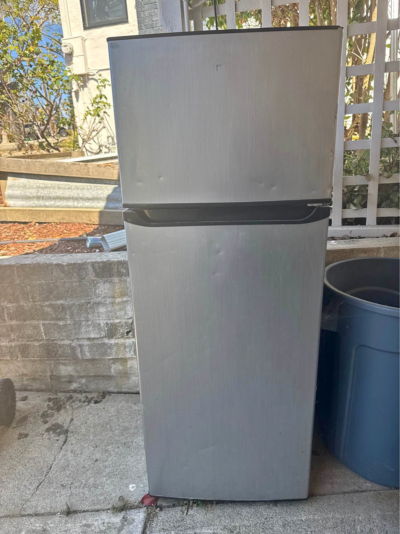 新品・中古の冷蔵庫・冷凍庫販売 | Facebook Marketplace
