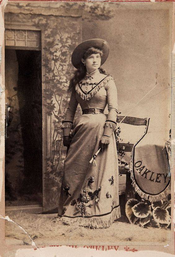 Annie Oakley, 1903 (Colorized). #annieoakley