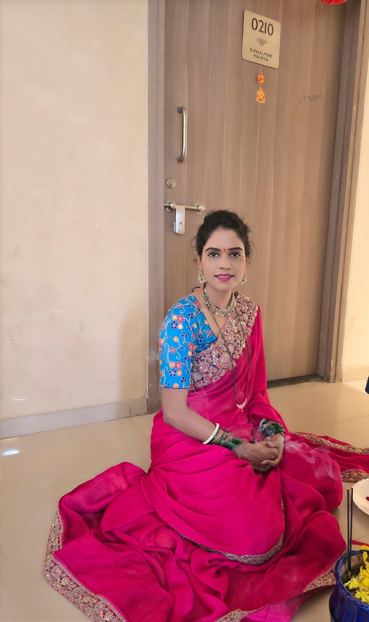 Swati - “मी modern आहे, पण साडी माझी ओळख आहे! 😘 ” | Facebook