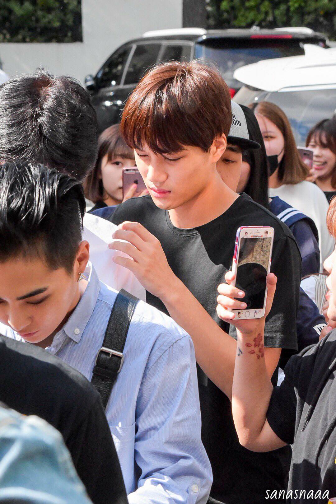 EXO - KaiLay - EXO - KaiLay added a new photo.