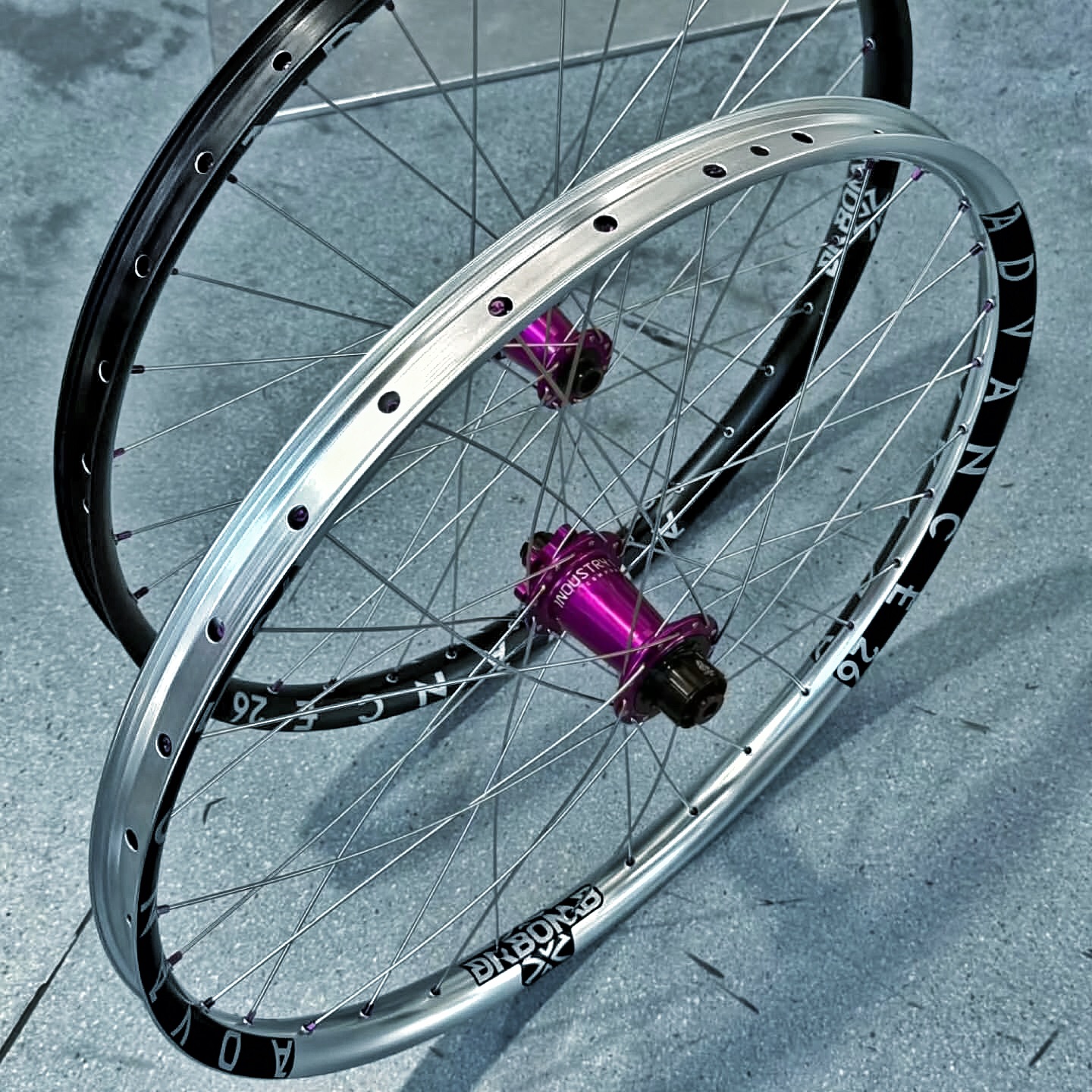 Classic Black vs Liquid Silver Color ??? 【Wheels】ADVANCE 26” is 