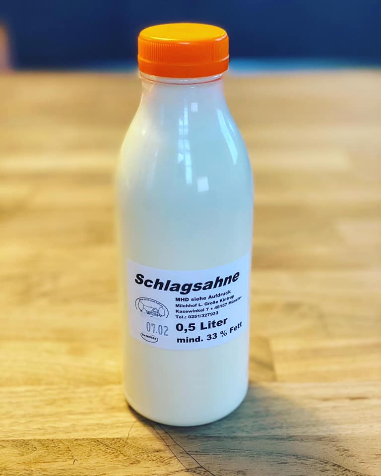 Wir haben die >> 500g SAHNE Flasche << jetzt auch in den Onlineshop gestellt!! 🥰 🤗 Hier am Hof ist die Sahne ja stark gefragt, jetzt könnt ihr sie Euch auch nach