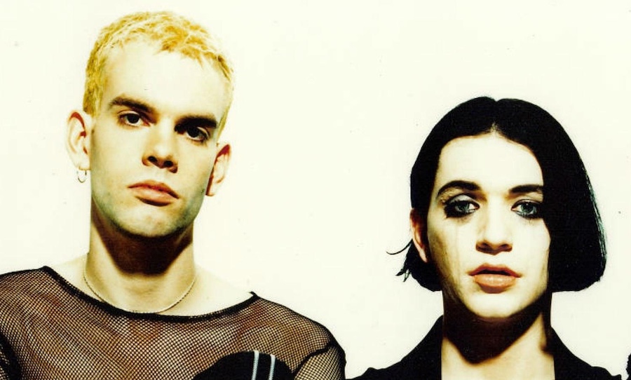 🖤 1996 called… and Placebo answered with a complete glow-up