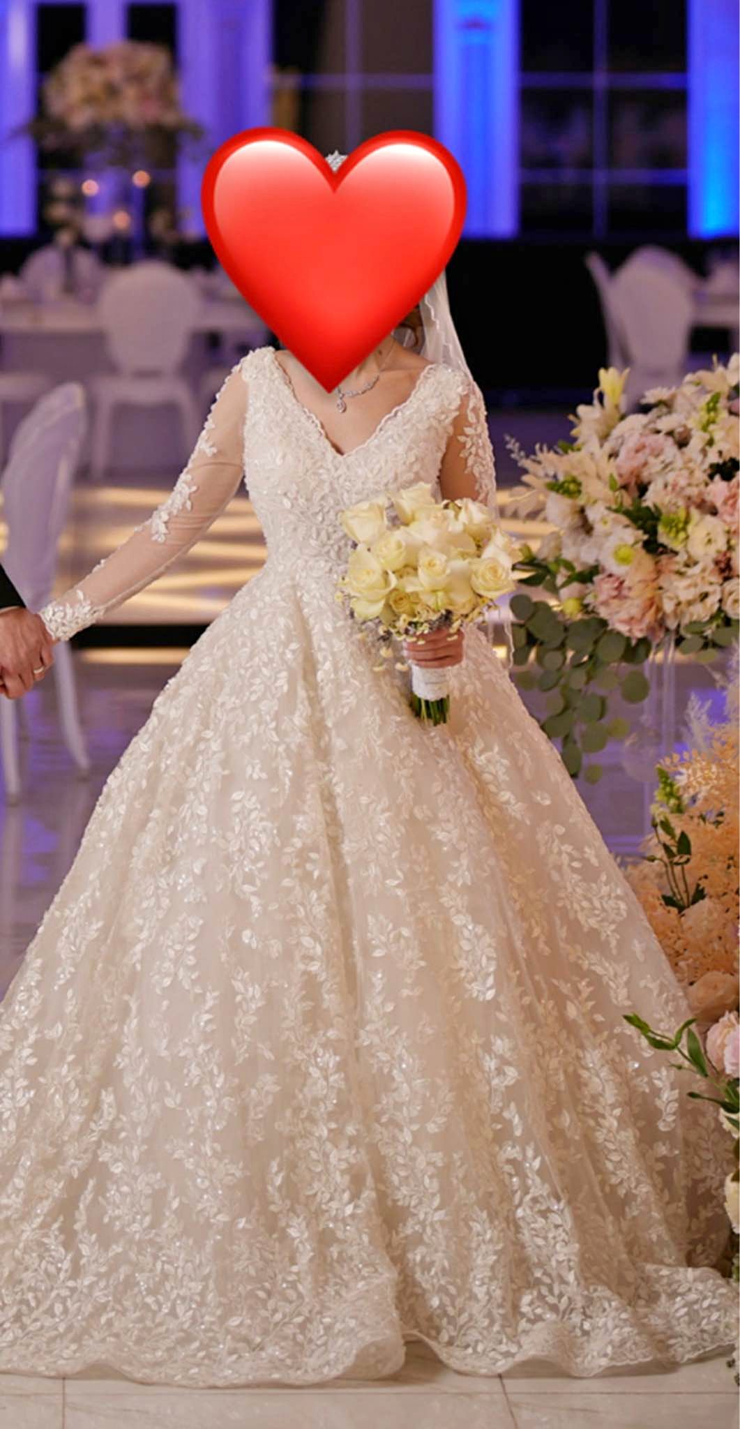 wedding dresses in huntington beach ca Pre-owned near Beach, California Xaqiouau Womens Mock Neck FallWinter22' Size:US18/UK22
