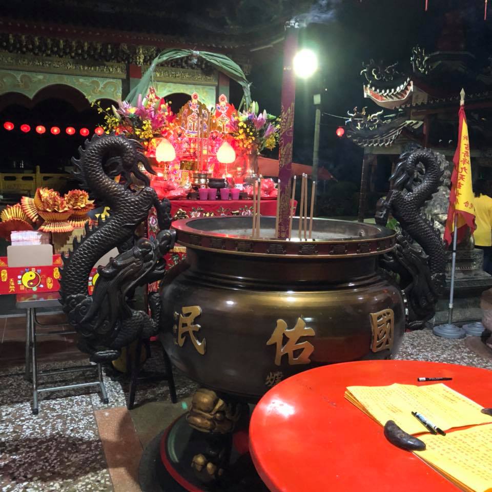 無極鴻鈞昊天混元聖祖 - 玉皇心印妙經～出玄入牝、若亡若存 此二句承上文，述真息成立之象，而玄牝出入四字，隱括門戶之義、妙竅同觀、有無不立，乃 ...