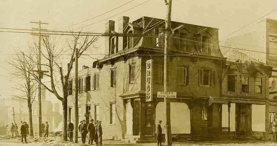 Ebensburg business section destroyed by fire in 1915