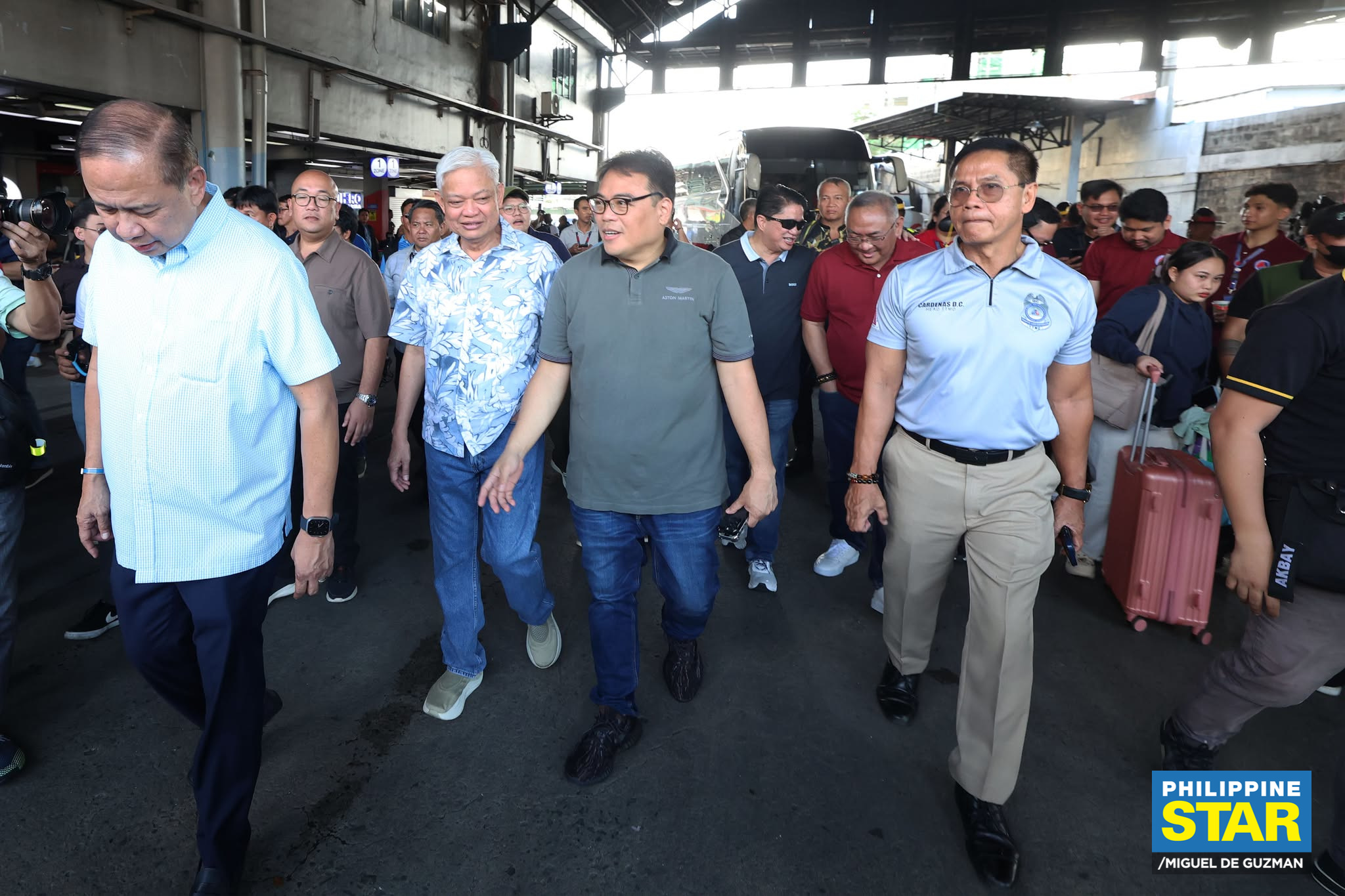 Philippine - Transportation Undersecretary Ramon Reyes, and Assistant ...