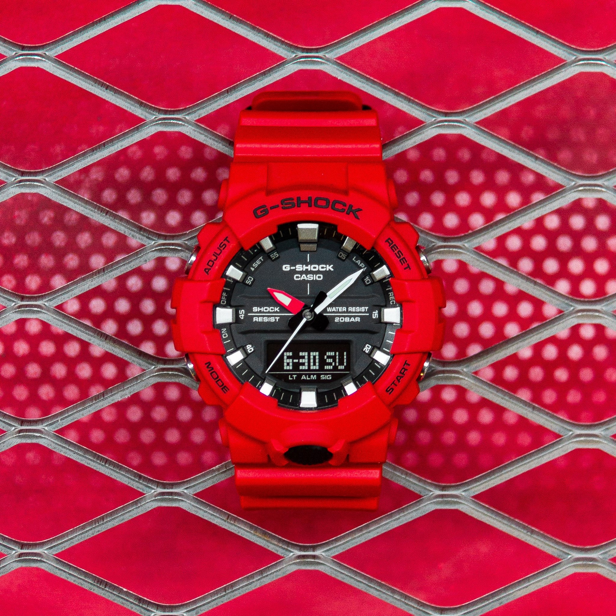Announcing the debut of the G-SHOCK GA-800, the new mid size 