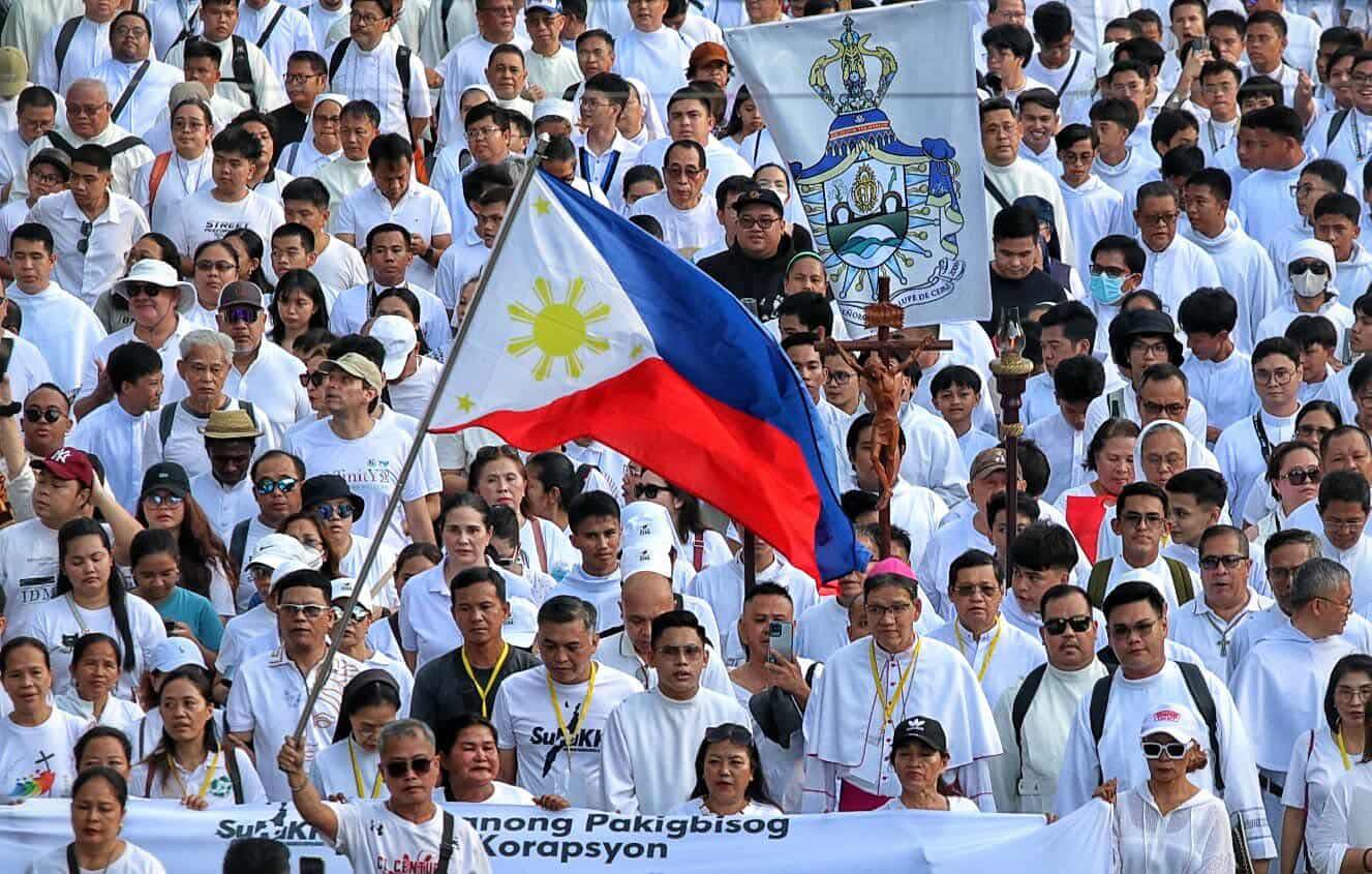 News5 - RALLY SA CEBU CITY Binaha ng kulay puti ang... | Facebook