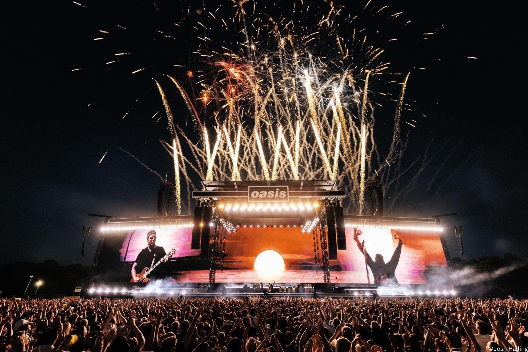 oasis 2025 7/12 マンチェスター　ライブ　初日の翌日 新聞 記事 Oasis 再結成ツアー、地元マンチェスター公演7/11初日の模様をレポート