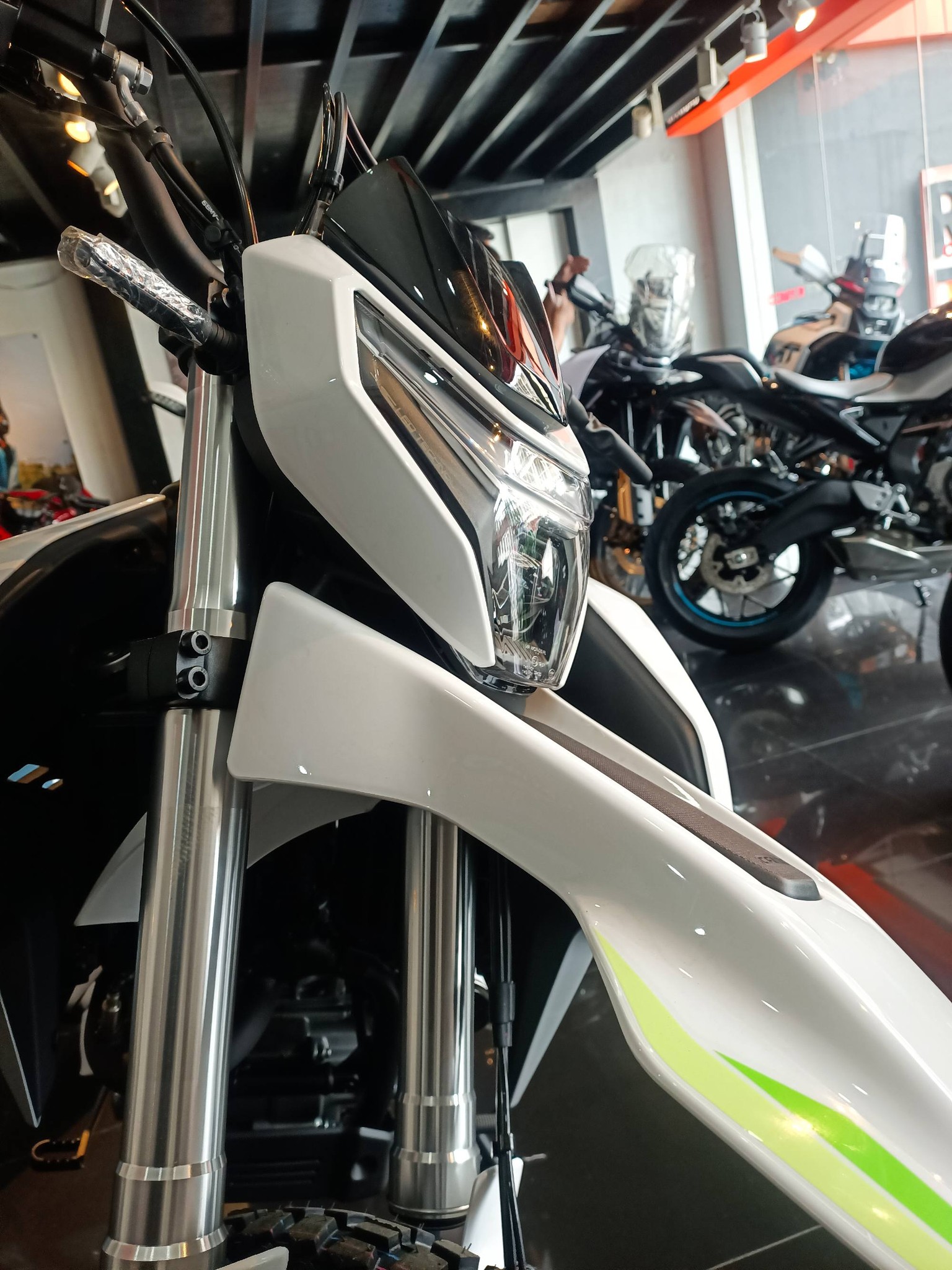 CFMOTO 250 DUAL 💥 SRP: ₱ 141,900 Versatility on 2 wheels. Buy