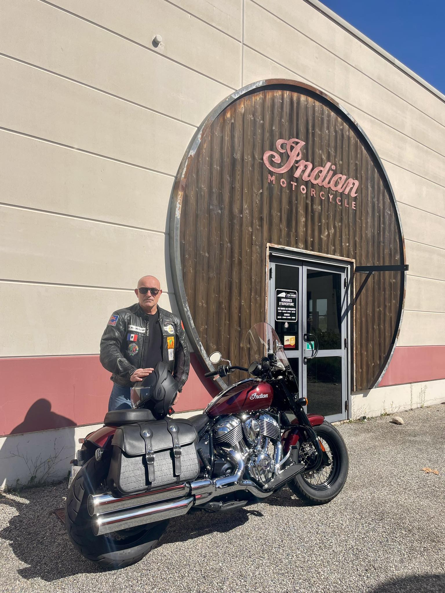 Indian - Félicitations 🎉 Patrick prend la route avec sa superbe Indian ...