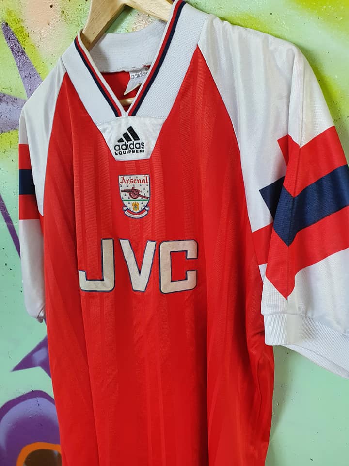 OTD 89 years ago #Arsenal wore the famous red shirt with white