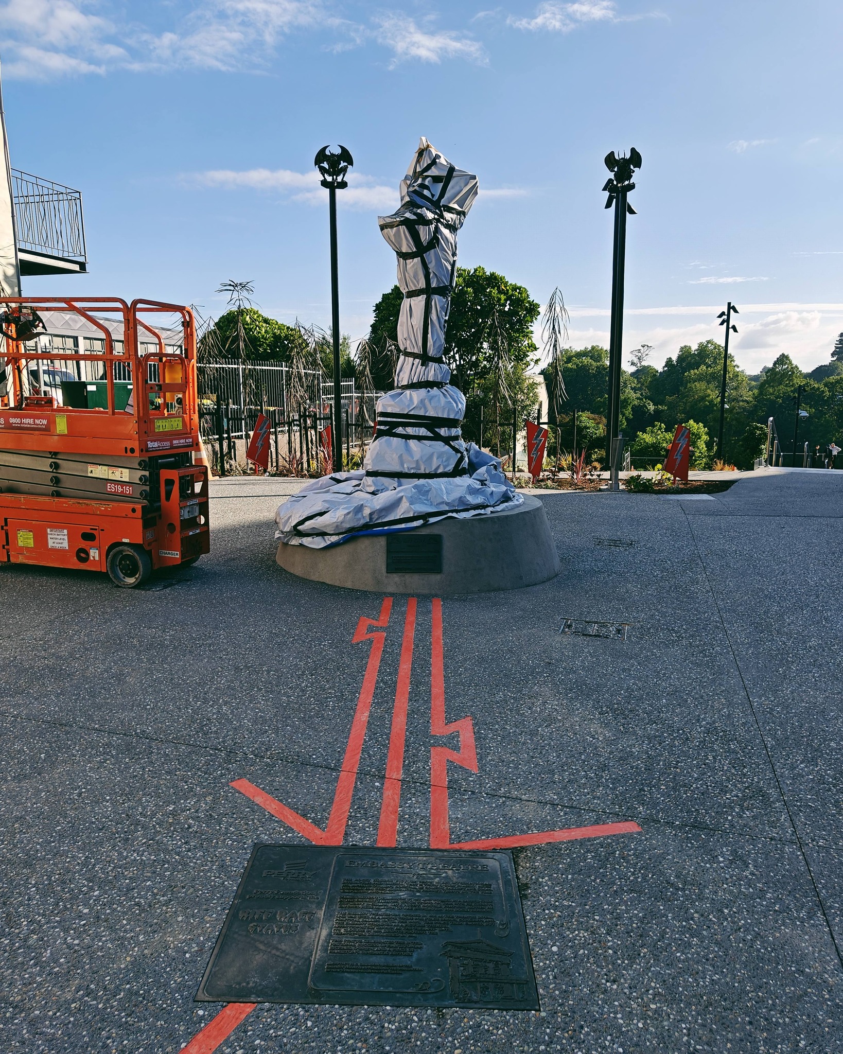 Riff Raff Statue | Hamilton