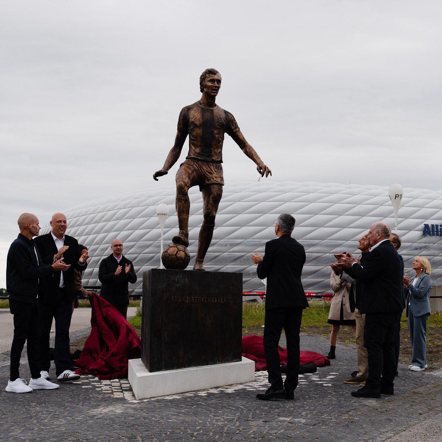 Bayern honored its legendary player Franz Beckenbauer with a