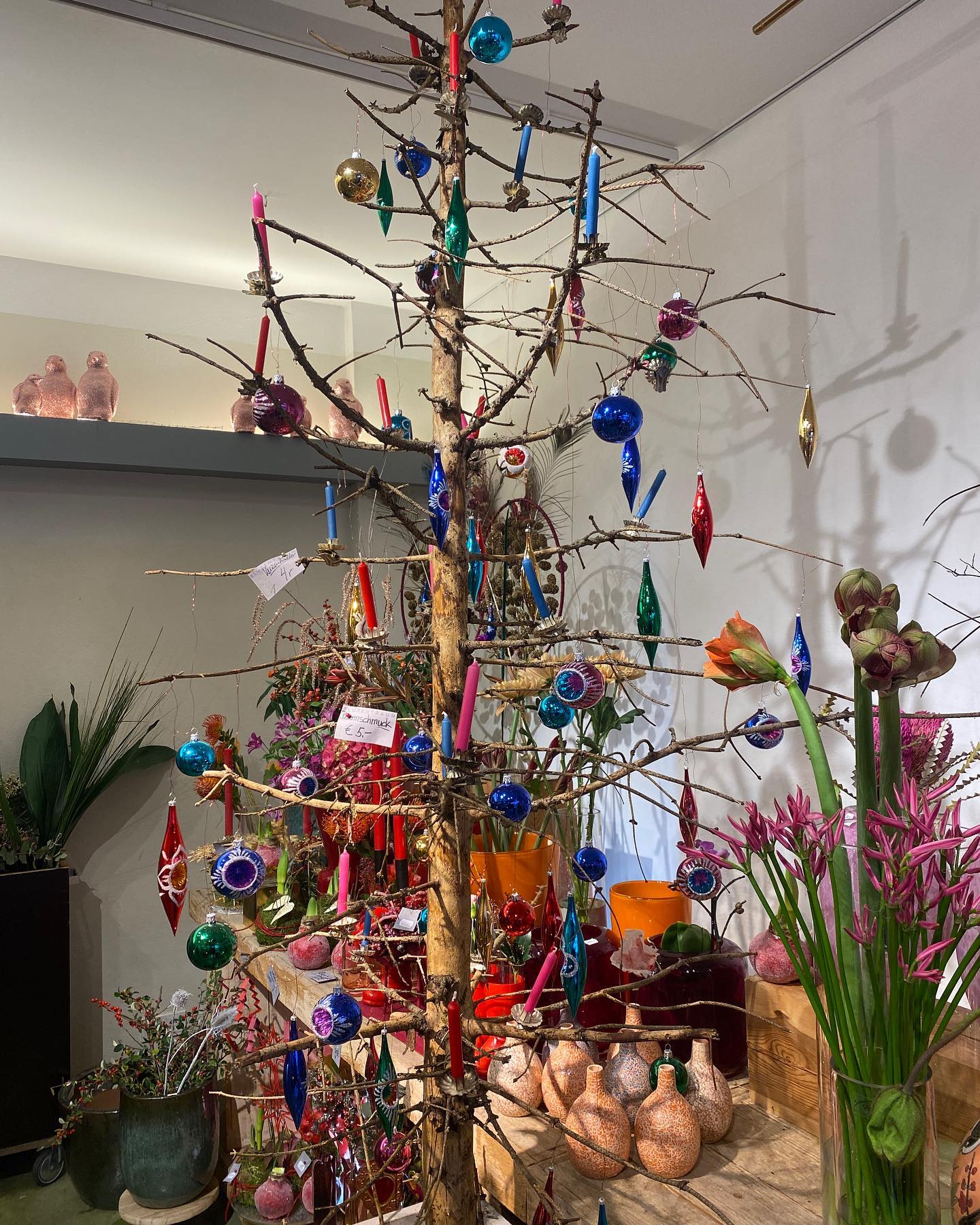 Der Weihnachtsbaum für Ungeimpfte. Ganz ohne Nadeln. 😇