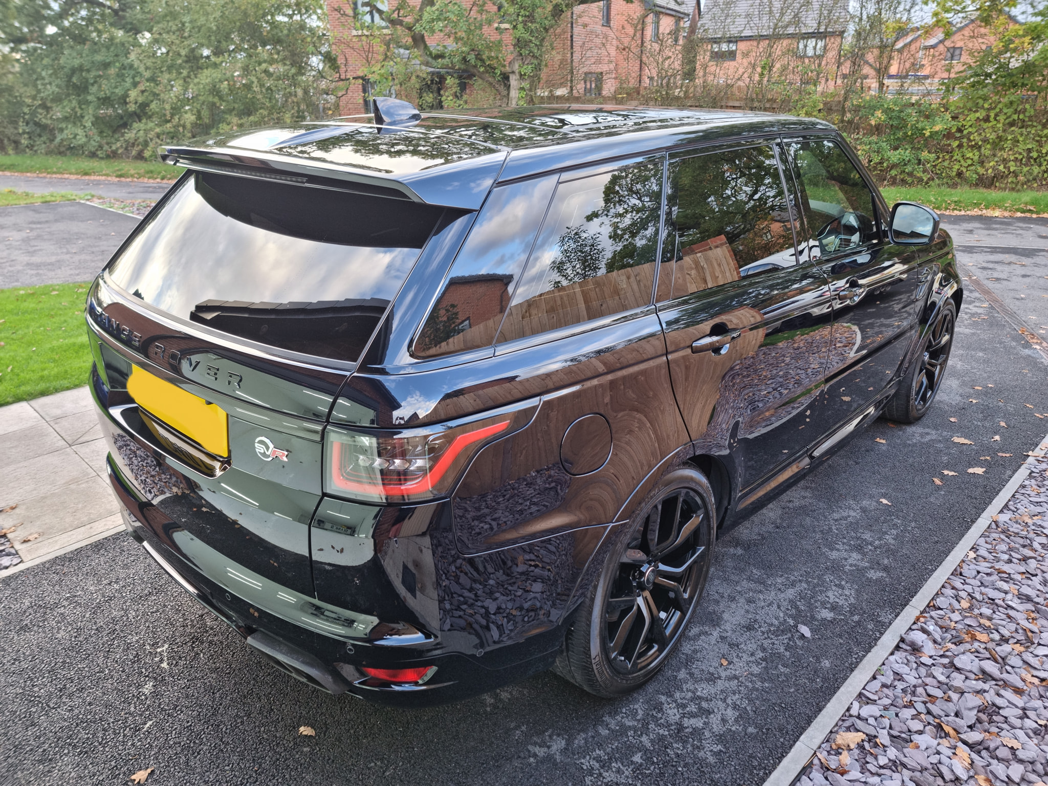🔥 Range Rover SVR 🔥 Stunning SVR in... - Deano’s Detailing | Facebook