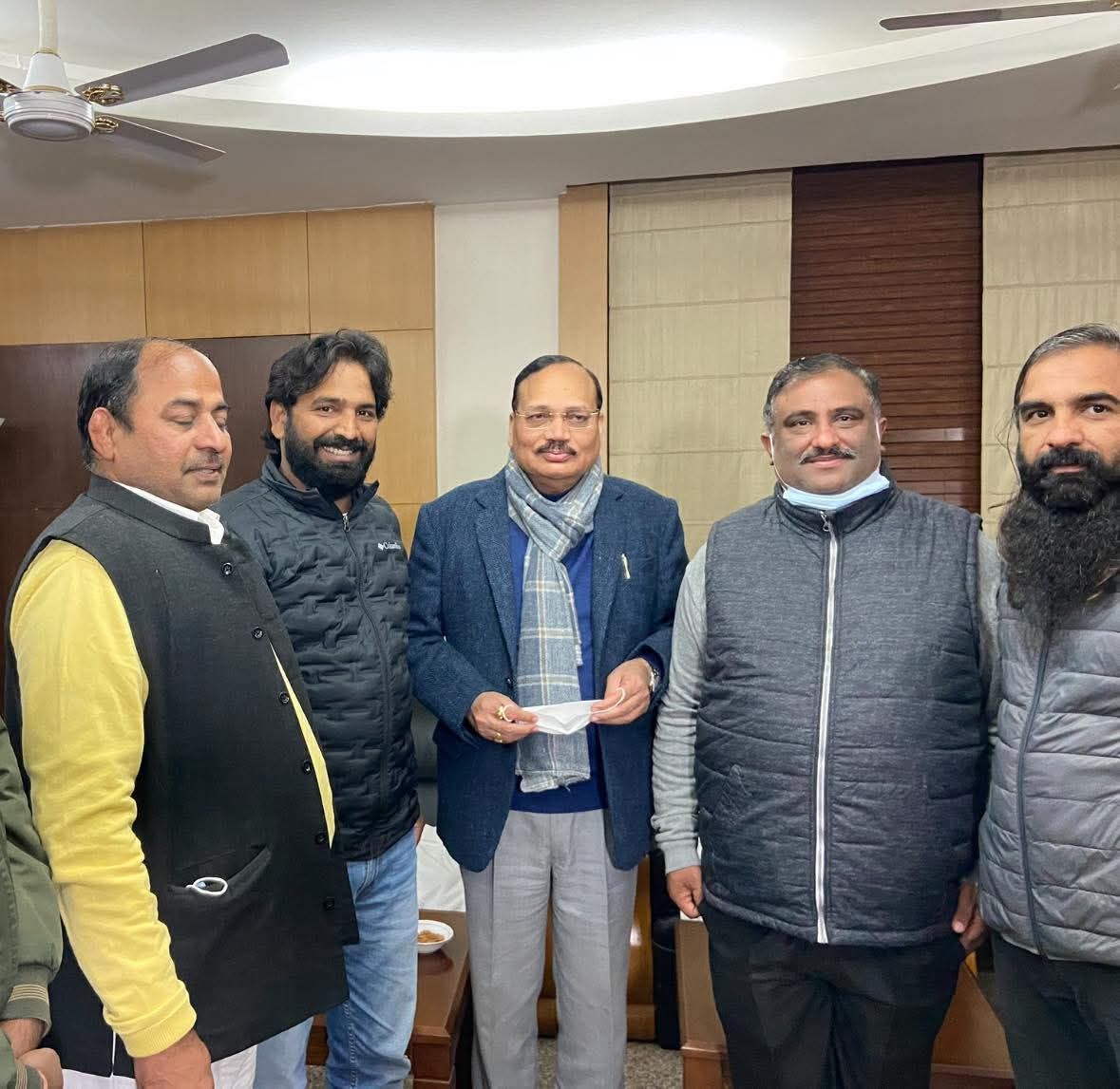 Pradeep Deswal - #Jhajjar मे युवा साथियों ने आज इतनी संख्या में पहुँच ...
