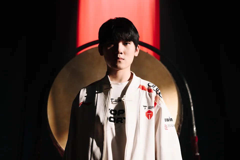 Yahoo奇摩電競 - 目前在《英雄聯盟》LPL 賽區 TES 戰隊奮戰，已出道 10 年的選手... | Facebook