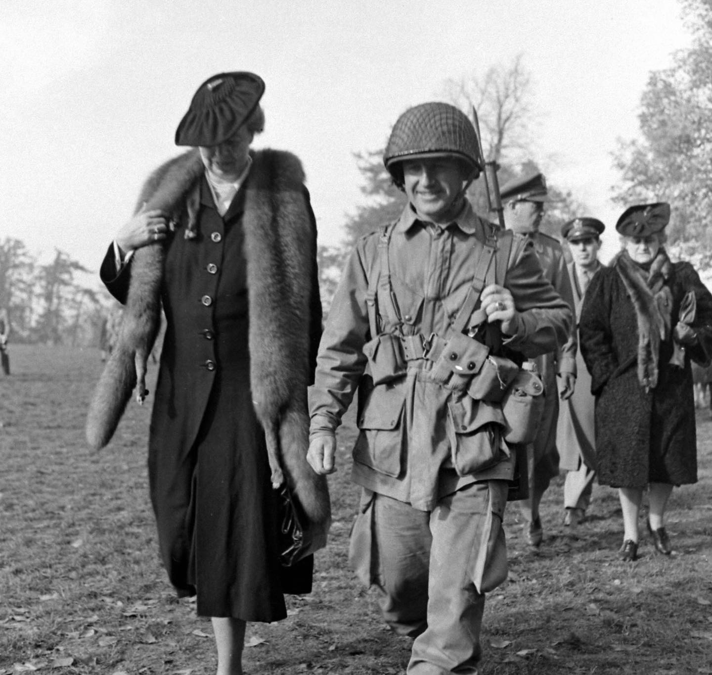 Col. Edson Raff of the US 2nd... - World War Pictures | Facebook