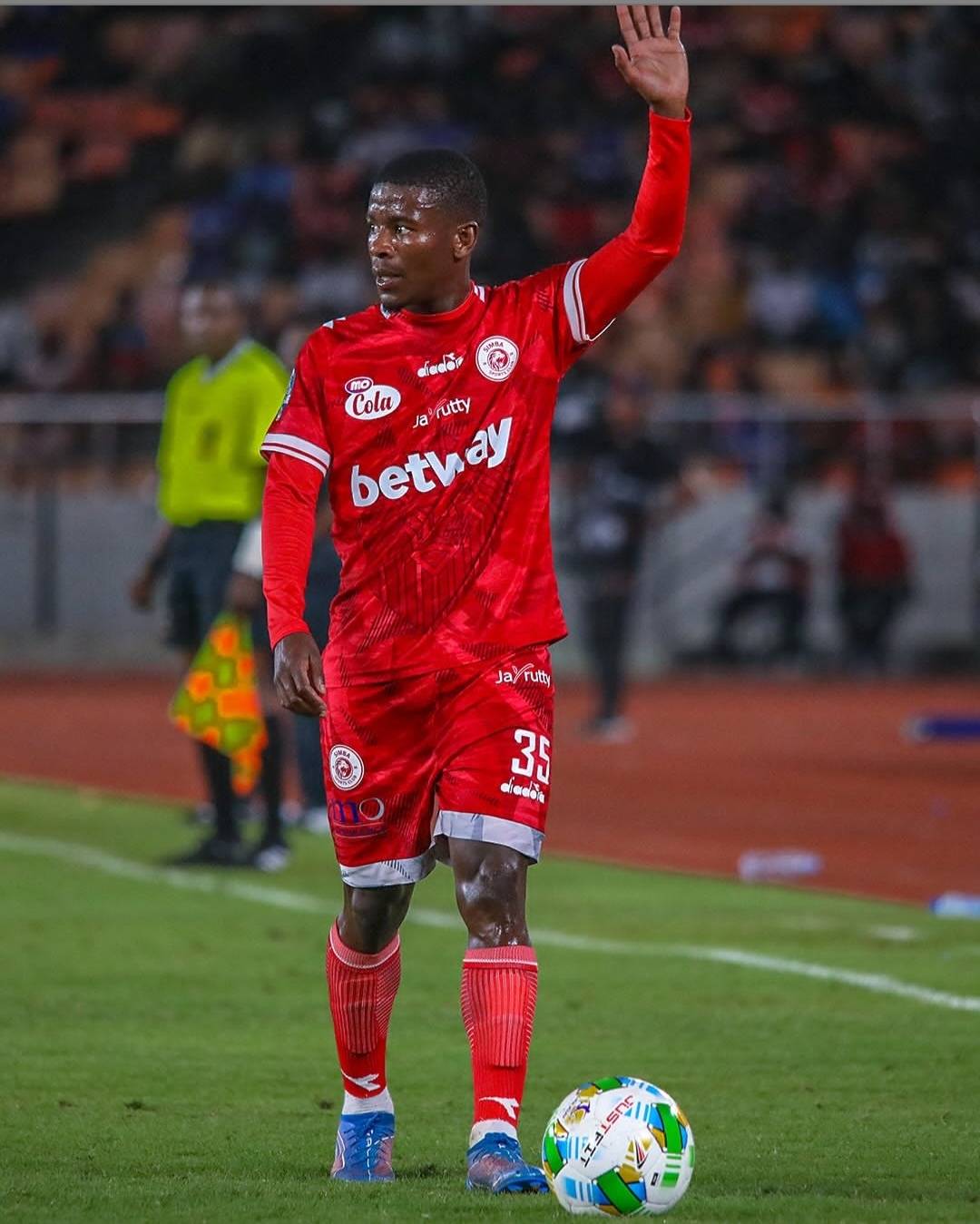 Djlegendry - 🚨🇿🇦𝐁𝐑𝐄𝐀𝐊𝐈𝐍𝐆: Neo Billy Maema includes key players in Simba ...