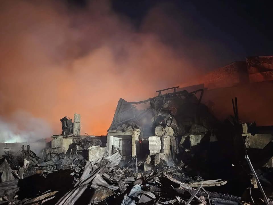 INQUIRER.net - INTRAMUROS FIRE AFTERMATH LOOK: Remnants of houses stand ...