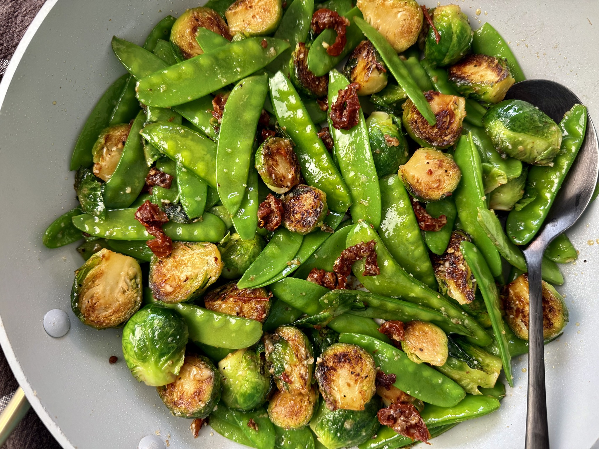Robin - Skillet Vegetables with Sun Dried Tomatoes. This vibrant medley ...