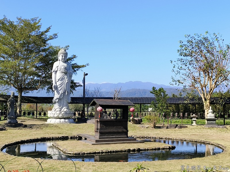 Ben - 日式寺廟建築＋禪意園林，氛圍超靜謐。 有壯觀的大佛、轉經輪祈福步道，還能在河岸咖啡座放鬆。 是很適合沉澱心靈的好地方。 更多介紹👉 ...