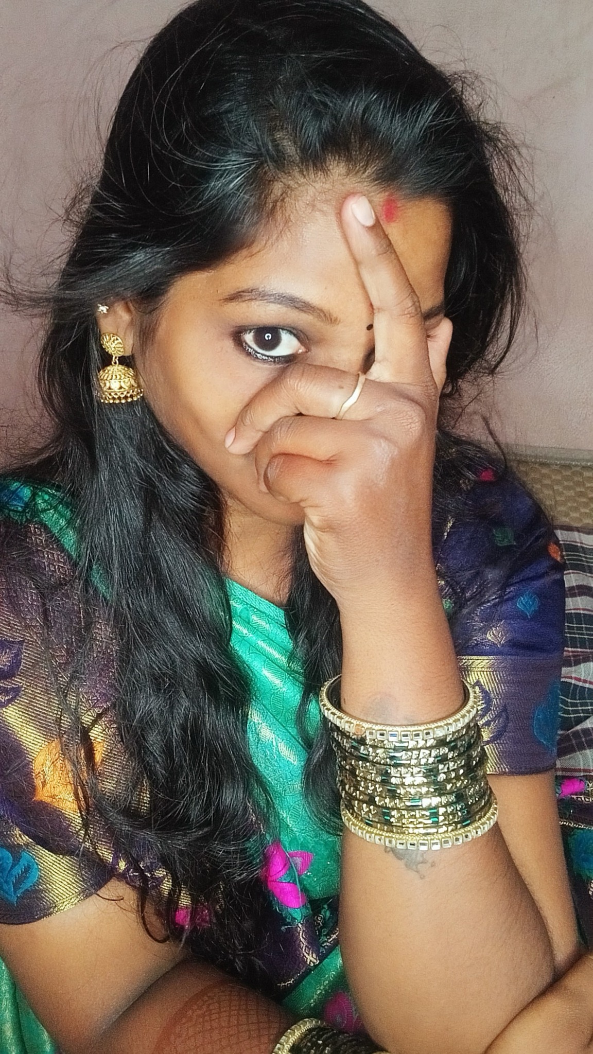 Anandhi Saba - ஓர் உறவு இனிமையாகத் தொடங்கி, காதலும்... | Facebook