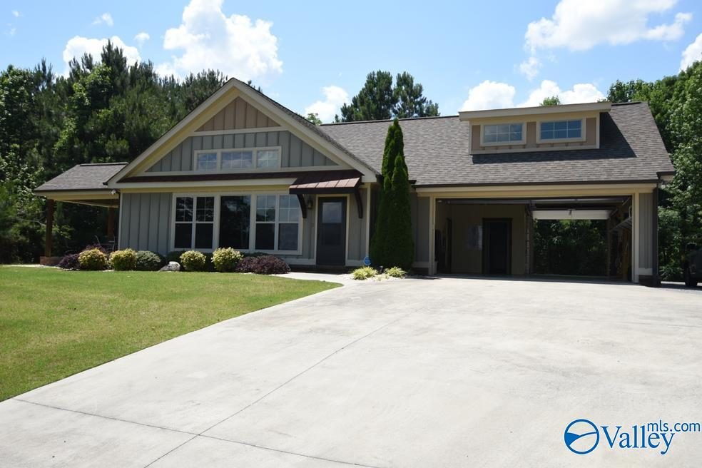 Real Estate on Lake GuntersvilleAndrew & Ashley PankeySouthern Elite