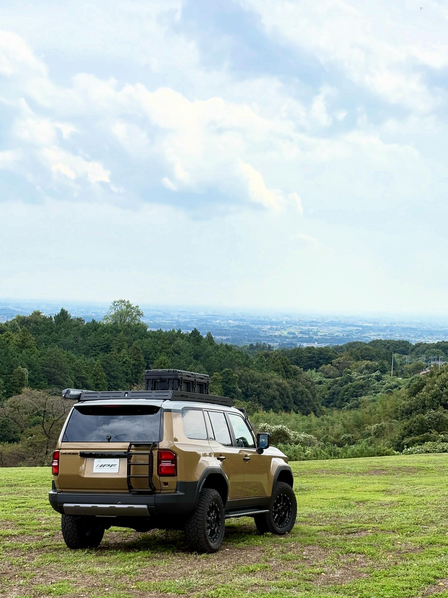 ENJOY LAND CRUISER LIFE . 11月発売 EXPリアラダーfor 