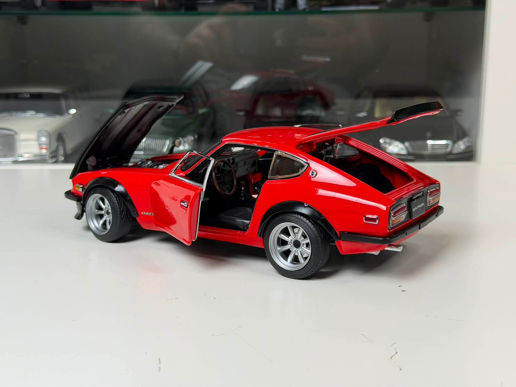 🔴 1971 Datsun (Nissan) 240Z (red) 📐 1:18 scale ⚙️ Sun Star
