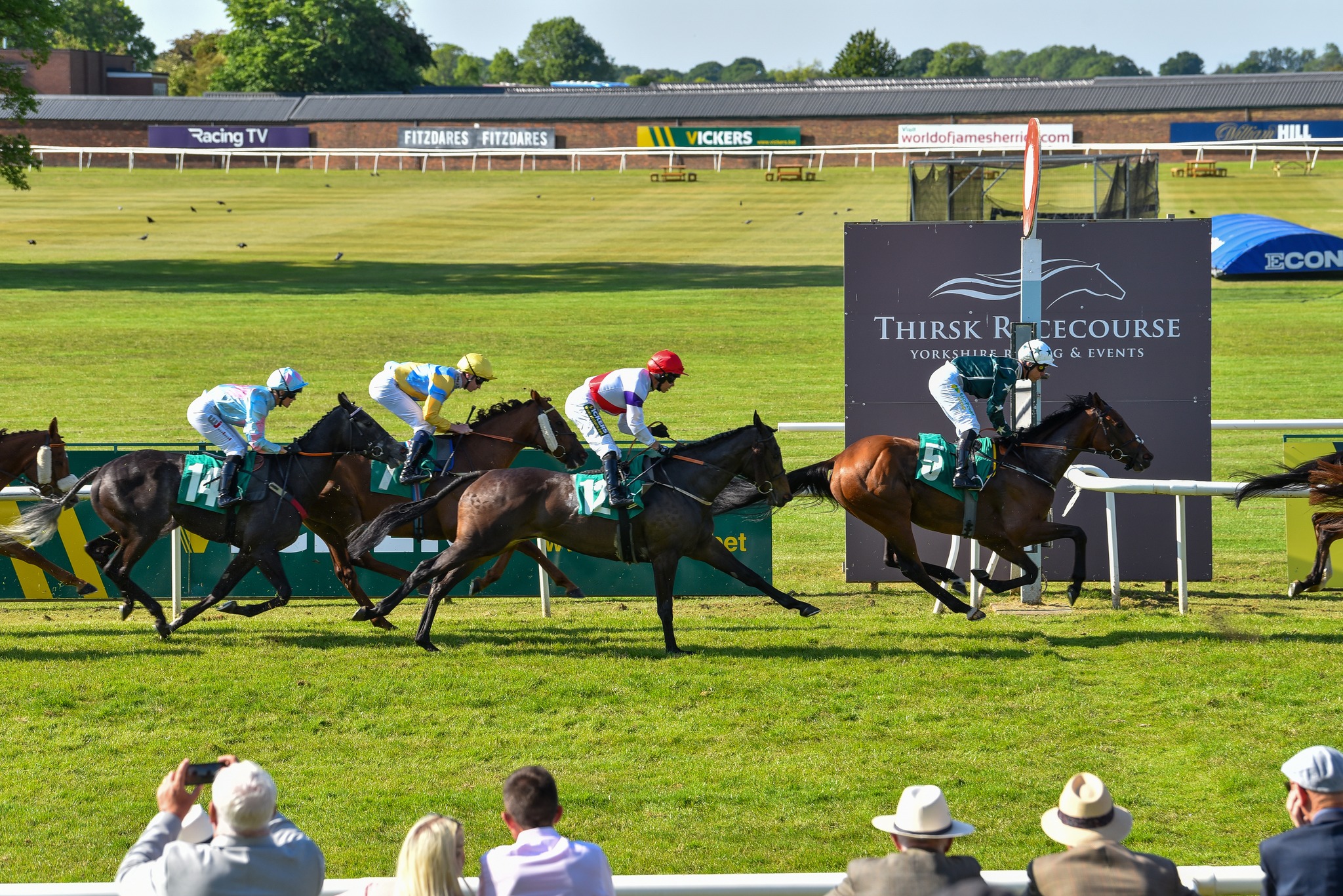 Thirsk Racecourse Ltd (Official) | Thirsk